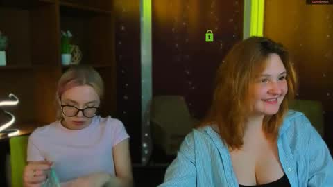 polly_cute1 online show from March 16, 2026, 7:29 pm