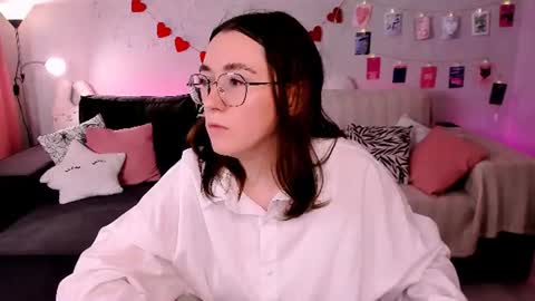 Snapshot of polly_pop_ chatting on July 15, 2026, 9:25 am Polly online show from July 15, 2026, 9:25 am