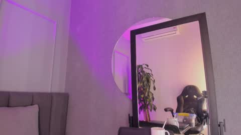 POLLY online show from October 21, 2025, 10:38 am