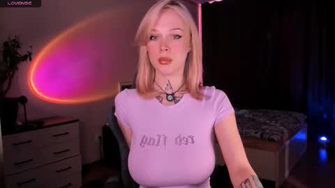 Megan.online  online show from March 28, 2026, 3:33 pm