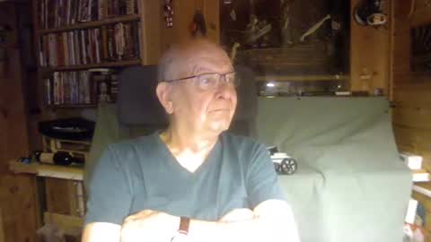 Snapshot of pomme1949 chatting on January 27, 2025, 2:13 pm pomme1949 online show from January 27, 2025, 2:13 pm