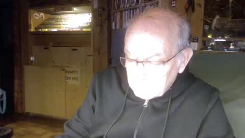 Snapshot of pomme1949 chatting on February 17, 2025, 10:07 am pomme1949 online show from February 17, 2025, 10:07 am