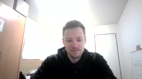 pommesmiteiscreme online show from February 8, 2025, 3:19 am