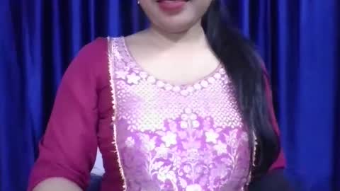 poojalady online show from February 17, 2026, 4:02 pm