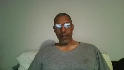 Snapshot of poolguy2496 chatting on November 2, 2025, 5:10 am poolguy2496 online show from November 2, 2025, 5:10 am