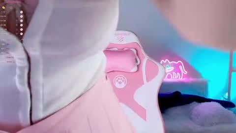 Snapshot of poompoompeach_ chatting on July 1, 2026, 5:42 am Alice online show from July 1, 2026, 5:42 am