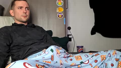 Snapshot of poppunk4life chatting on October 6, 2025, 9:45 pm Kyle online show from October 6, 2025, 9:45 pm