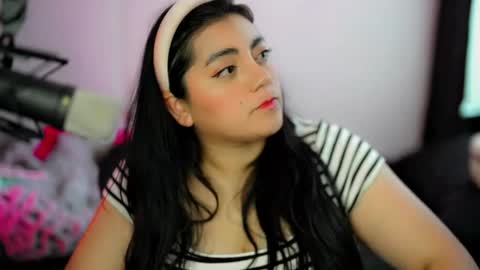 Snapshot of poppykens chatting on May 20, 2026, 6:58 pm Poppy Kensington online show from May 20, 2026, 6:58 pm