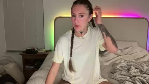 Snapshot of poppyquinn chatting on April 2, 2026, 2:09 am PoppyQuinn online show from April 2, 2026, 2:09 am