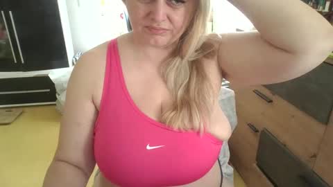 Snapshot of pornbusty chatting on June 4, 2026, 7:47 am MelissOfficial online show from June 4, 2026, 7:47 am