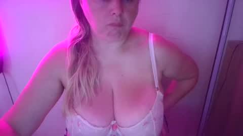 Snapshot of pornbusty chatting on July 8, 2026, 6:07 am MelissOfficial online show from July 8, 2026, 6:07 am