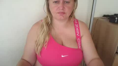 Snapshot of pornbusty chatting on July 10, 2026, 7:23 am MelissOfficial online show from July 10, 2026, 7:23 am