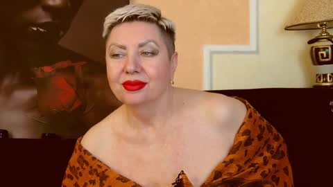 LADY POSH online show from December 6, 2024, 1:18 am