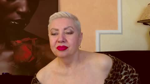 LADY POSH online show from December 3, 2025, 9:13 pm