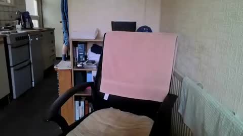 poshman65 online show from February 18, 2026, 12:01 pm