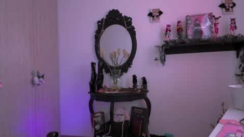 Anna Goth independient model online show from April 9, 2026, 7:41 pm