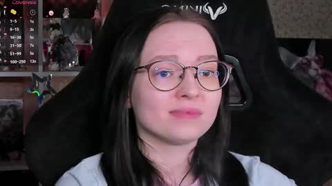 Robyn online show from April 18, 2026, 9:59 pm