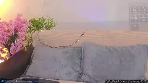 Lola online show from February 25, 2025, 11:08 am