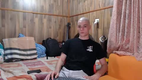 chris independent  online show from February 18, 2025, 4:04 am