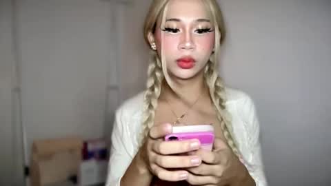 Snapshot of precious_gem1 chatting on April 17, 2026, 1:30 am GODDESS PRECIOUS online show from April 17, 2026, 1:30 am