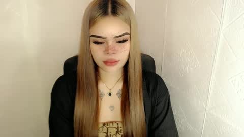 MAXXINE online show from March 8, 2025, 10:24 pm