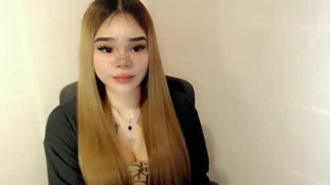 MAXXINE online show from April 25, 2026, 2:58 am