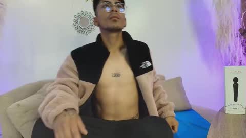 Andres online show from November 18, 2025, 6:29 am