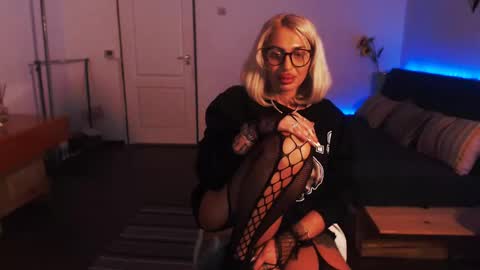 Victoria online show from December 14, 2024, 11:34 pm