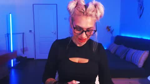 Victoria online show from December 24, 2024, 9:11 pm