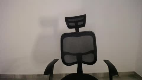 Plux online show from March 10, 2025, 5:33 am