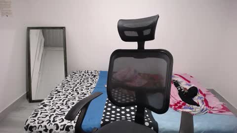 Plux online show from November 6, 2025, 6:36 am