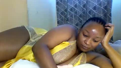 Snapshot of prettie_diva0 chatting on December 15, 2025, 12:53 pm Prettie diva online show from December 15, 2025, 12:53 pm