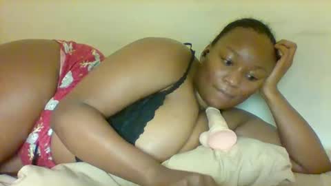 Snapshot of prettie_diva0 chatting on February 19, 2026, 12:06 am Prettie diva online show from February 19, 2026, 12:06 am