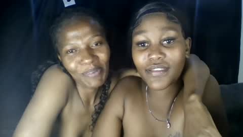 Snapshot of prettie_petitee chatting on July 6, 2026, 9:06 am prettie_petitee online show from July 6, 2026, 9:06 am