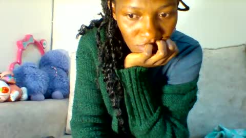 Snapshot of prettie_petitee chatting on July 8, 2026, 12:04 am prettie_petitee online show from July 8, 2026, 12:04 am