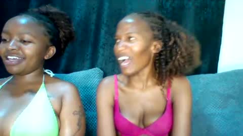 Snapshot of prettie_petitee chatting on July 16, 2026, 2:56 pm prettie_petitee online show from July 16, 2026, 2:56 pm