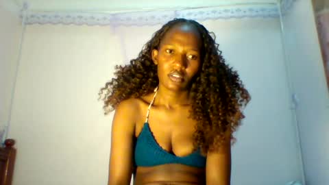 Snapshot of prettie_petitee chatting on July 18, 2026, 4:44 pm prettie_petitee online show from July 18, 2026, 4:44 pm
