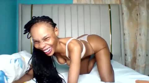 Snapshot of pretty253 chatting on November 30, 2025, 6:23 pm pretty253 online show from November 30, 2025, 6:23 pm