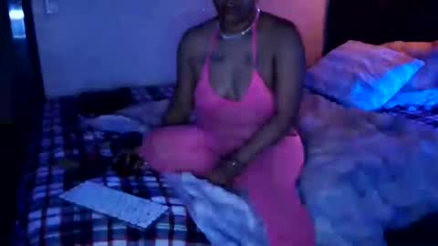 Yasmine pretty online show from March 9, 2025, 2:07 am