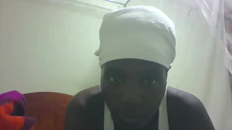 pretty_betty_ online show from February 4, 2025, 3:36 pm