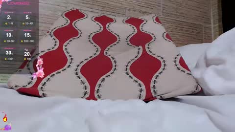 pretty_cristal22 online show from September 24, 2025, 2:31 pm