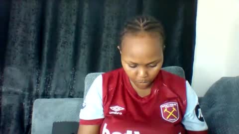 pretty_dee1 online show from May 10, 2026, 6:57 pm