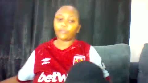 pretty_dee1 online show from May 11, 2026, 8:09 am