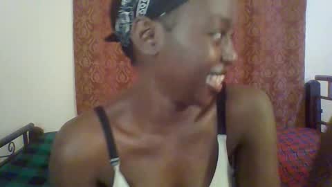 Snapshot of pretty_hearts chatting on March 5, 2026, 4:52 am Shillah online show from March 5, 2026, 4:52 am