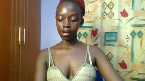 Snapshot of pretty_hearts chatting on April 4, 2026, 4:59 pm Shillah online show from April 4, 2026, 4:59 pm