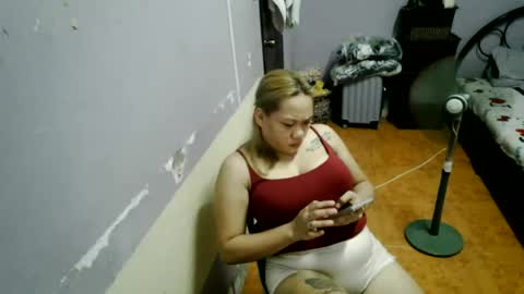 pretty_lyn08 online show from July 23, 2026, 8:45 am
