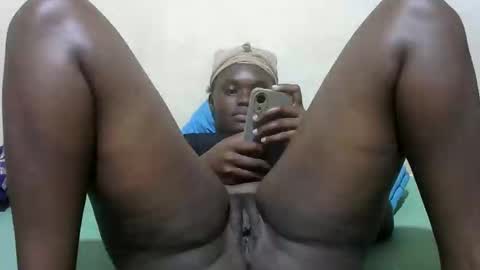 pretty_melan online show from March 6, 2026, 6:15 pm