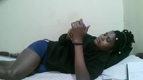 pretty_mellan online show from January 30, 2025, 5:28 pm