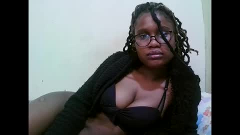 pretty_mellan online show from February 7, 2025, 3:55 am