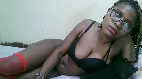 pretty_mellan online show from February 14, 2025, 10:04 pm